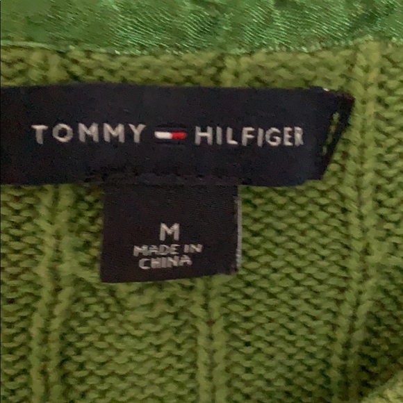 ⭐️TOMMY HILFIGER SWEATER⭐️ - Picture 3 of 3